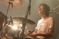 岡山健二（Dr）