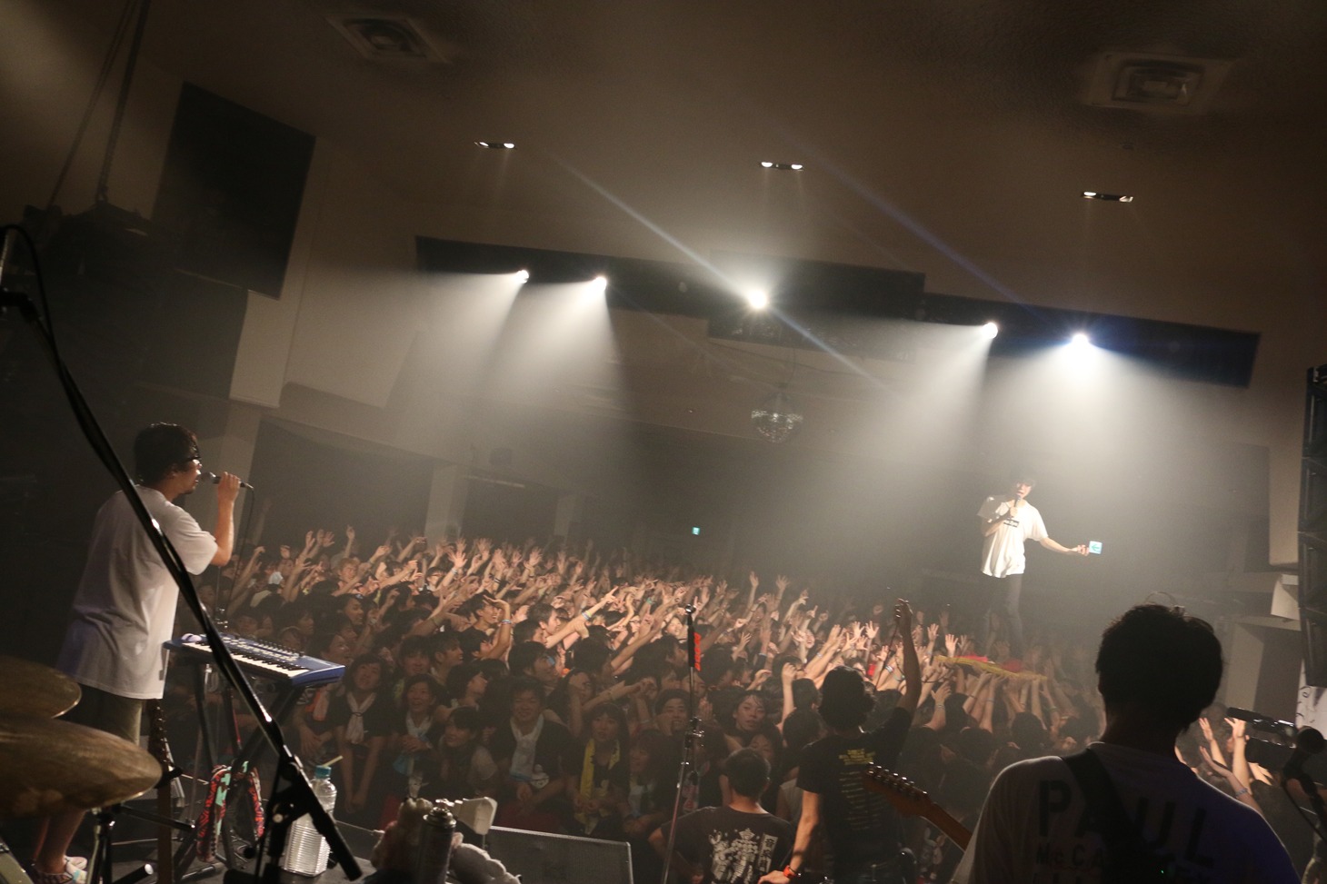 キュウソネコカミ「DMCC - REAL ONEMAN TOUR -～DOSA MAWARI CHU CHU～」大阪・umeda AKASO公演の様子。