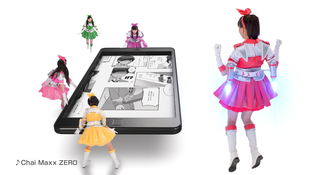 ももいろクローバーZが出演する「comico」テレビCMのワンシーン。