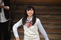 水野曜役の鈴木裕乃。