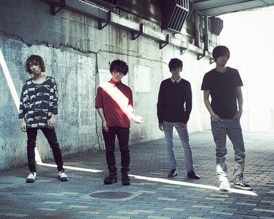 ヒトリエの最新アーティスト写真。撮影はフォトグラファー中野敬久によるもの。