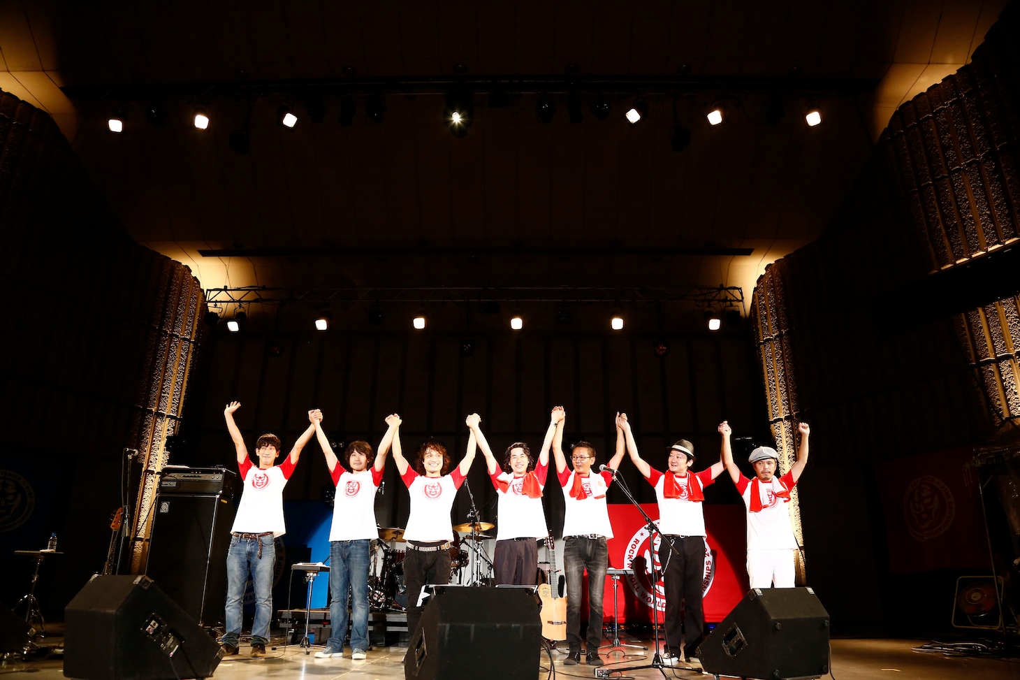 「10TONES」に出演したTONE所属アーティストたち。（撮影：ほりたよしか）