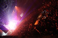 X JAPANのライブの様子。