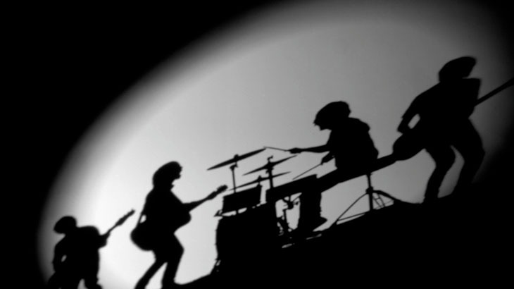 androp「Shout」のビデオクリップのワンシーン。