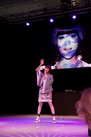 Yun*chi「HYPER JAPAN London 2014」出演時の様子。