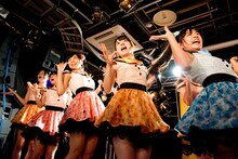アイドルカレッジ「あのコが、髪を。切らない理由。」リリース記念イベントの様子。