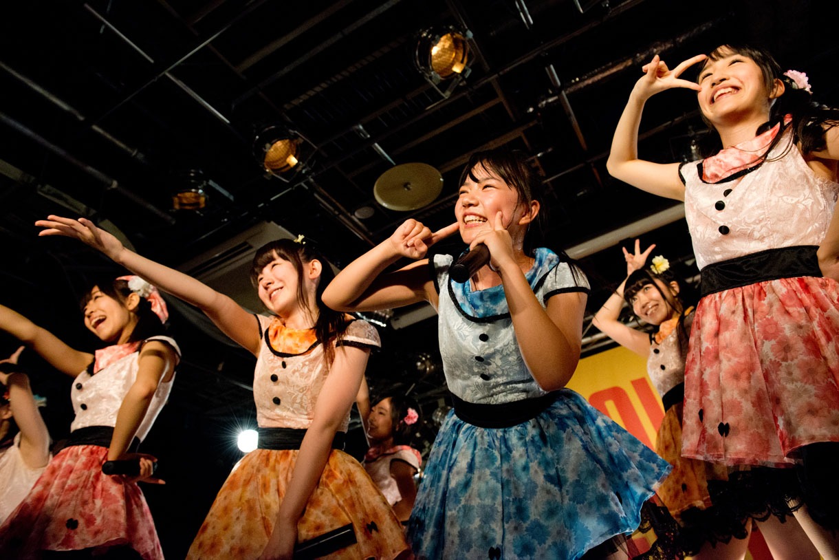 アイドルカレッジ「あのコが、髪を。切らない理由。」リリース記念イベントの様子。