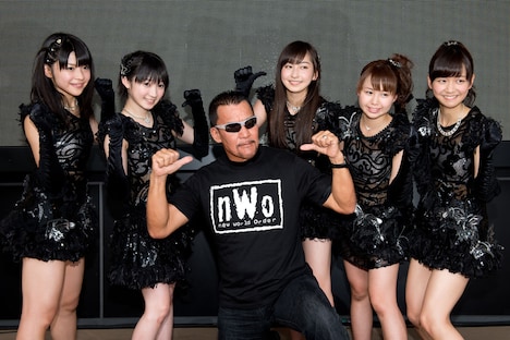 Juice=Juiceと蝶野正洋。