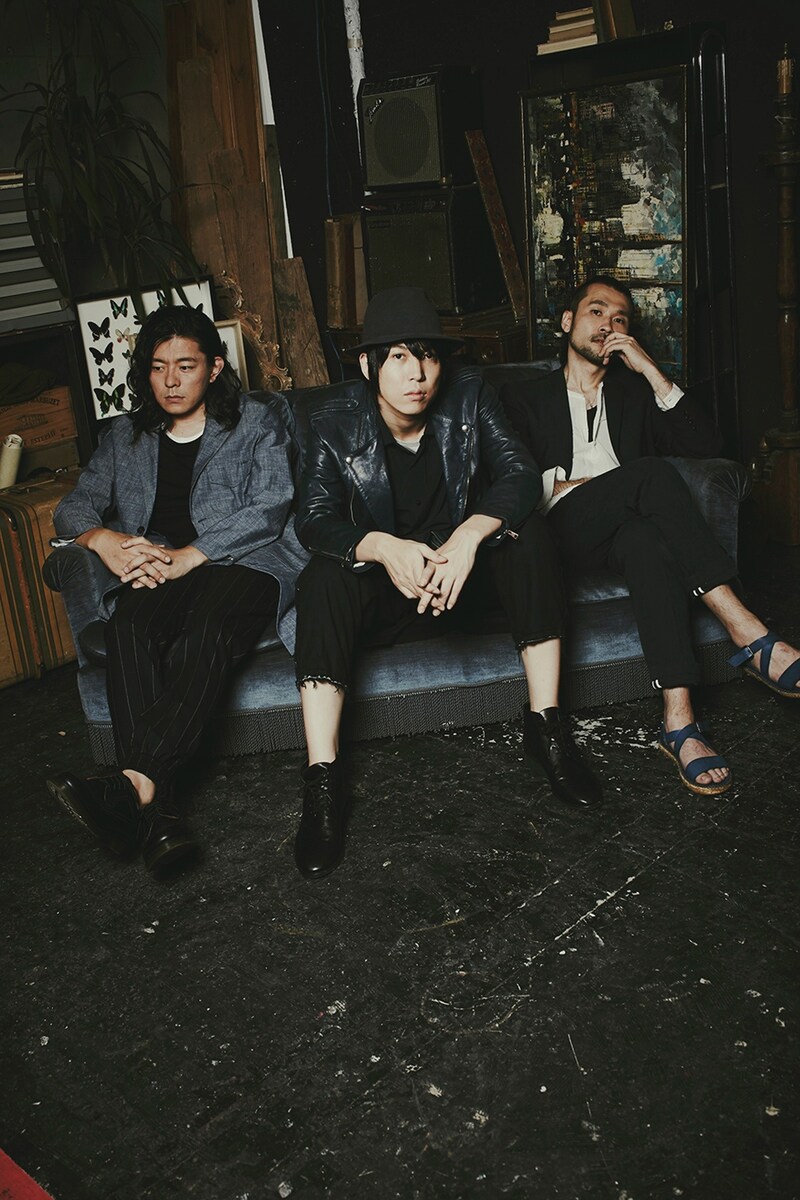 メレンゲ。左がタケシタツヨシ（B, Cho）