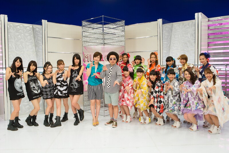 左からひめキュンフルーツ缶、黒田有彩、池田貴史、SUPER☆GiRLS。