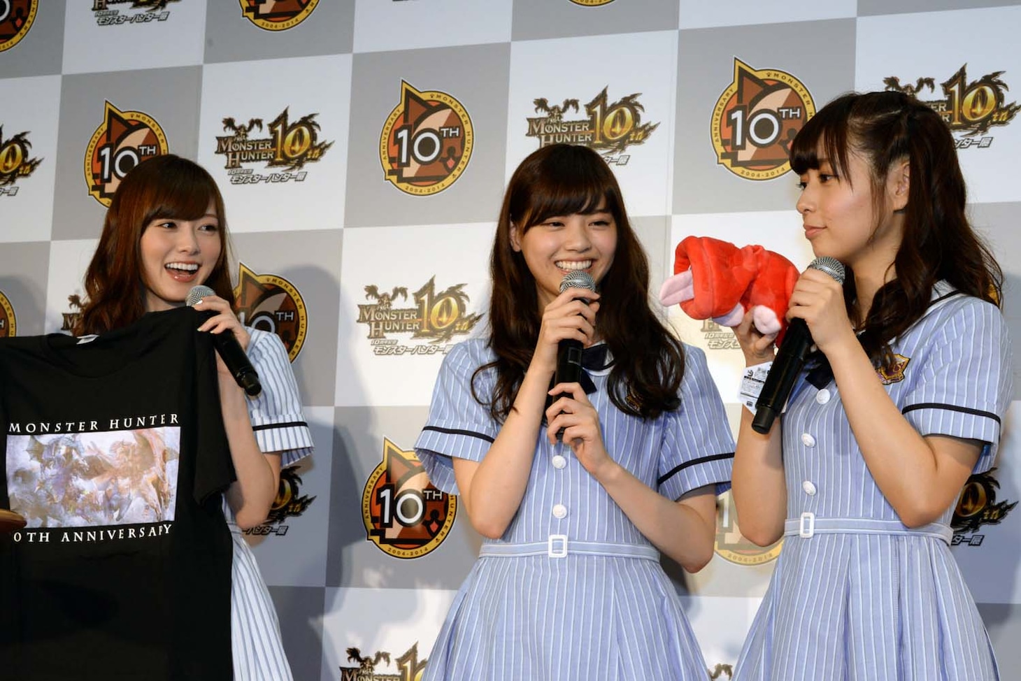 左から白石麻衣、西野七瀬、斉藤優里。