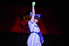 上坂すみれ「4thシングル＆LIVE BD/DVD連動イベント ミニLIVE＆お渡し会」の様子。