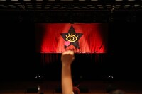 上坂すみれ「4thシングル＆LIVE BD/DVD連動イベント ミニLIVE＆お渡し会」の様子。