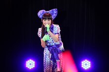 上坂すみれ「4thシングル＆LIVE BD/DVD連動イベント ミニLIVE＆お渡し会」の様子。