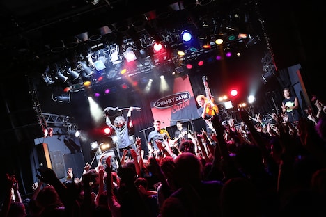 SWANKY DANK「SWANKY DANK Circles Tour」東京・UNIT公演の様子。（Photo by kohei suzuki）