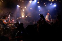 忘れらんねえよ「対バン全然決まらんからもうヤケクソでワンマンにしたる『ヤケ伝』」の様子（撮影：名和真紀子）。