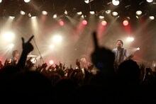 忘れらんねえよ「対バン全然決まらんからもうヤケクソでワンマンにしたる『ヤケ伝』」の様子（撮影：名和真紀子）。