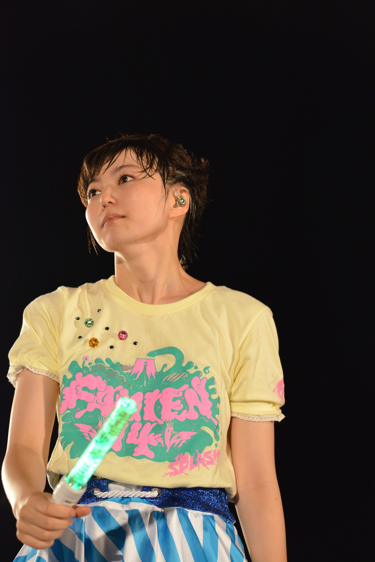 安本彩花