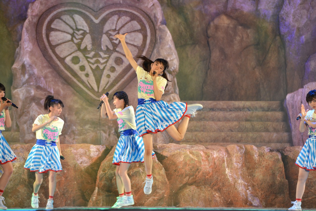 私立恵比寿中学「エビ中 夏のファミリー遠足　略してファミえん in 山中湖」の様子。