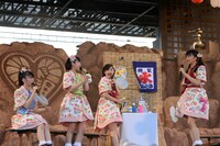 左から真山りか、柏木ひなた、小林歌穂、星名美怜。