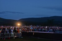 私立恵比寿中学「エビ中 夏のファミリー遠足　略してファミえん in 山中湖」の様子。
