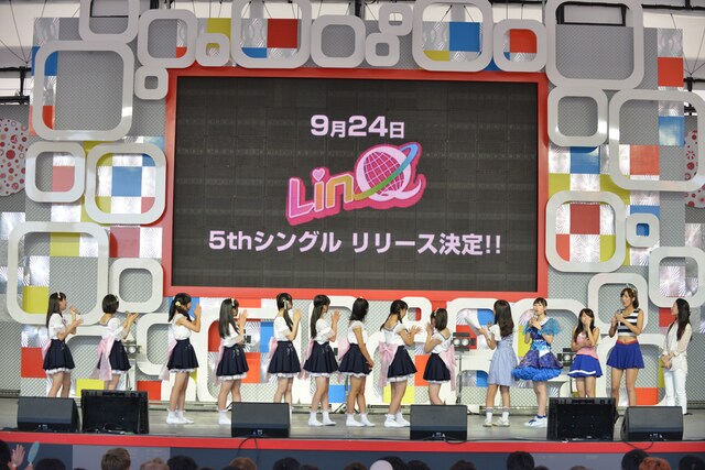 本日8月3日に行われた「東京アイドルフェスティバル」で「ウェッサイ!!ガッサイ!!」リリースが発表されたときの様子。