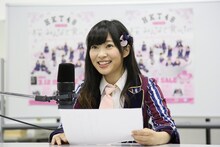HKT48 4thシングル発売決定をサプライズ発表する指原莉乃。 (c)AKS