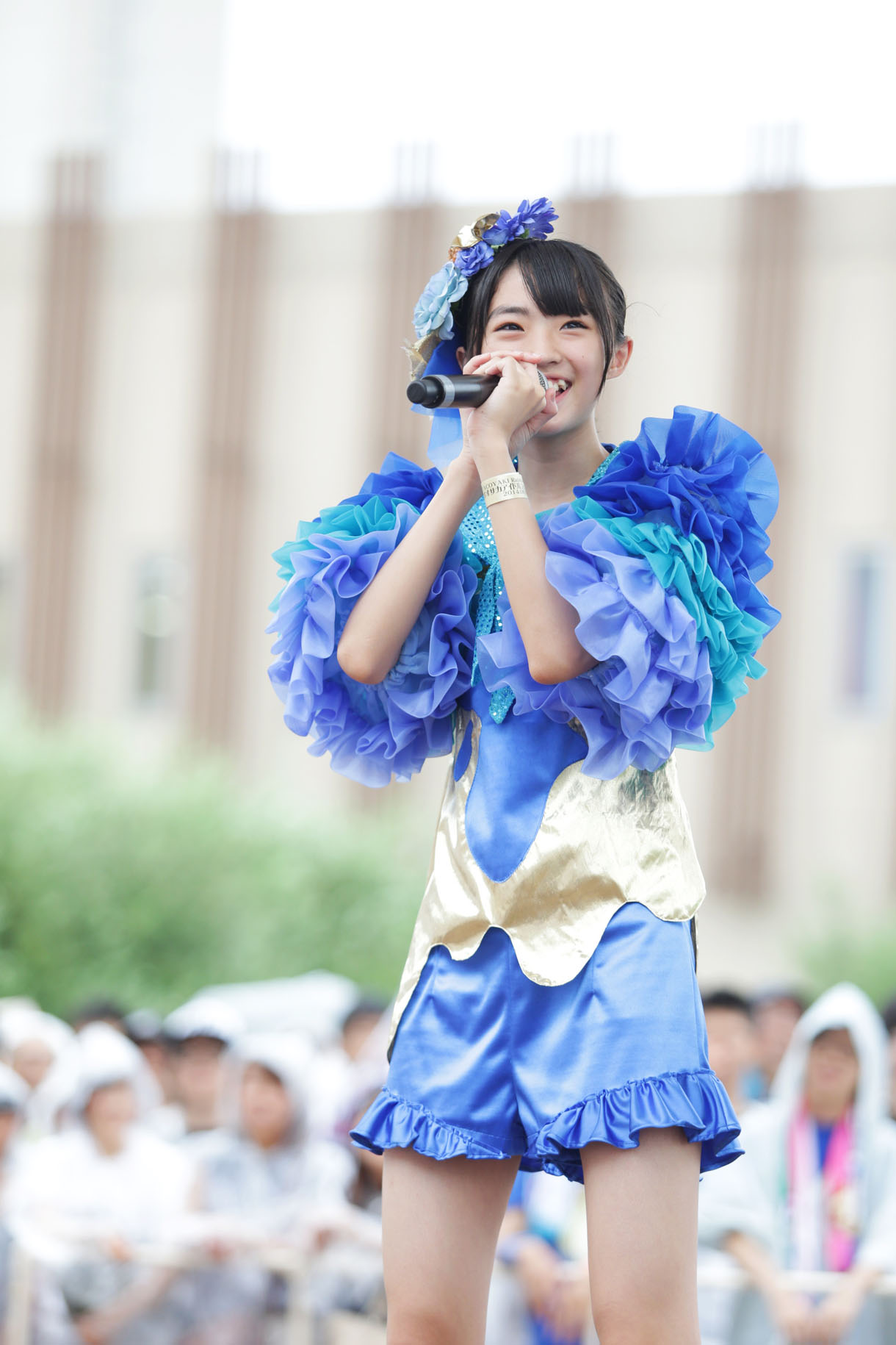 春名真依