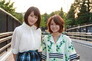 左から城恵理子（NMB48）、fumika。