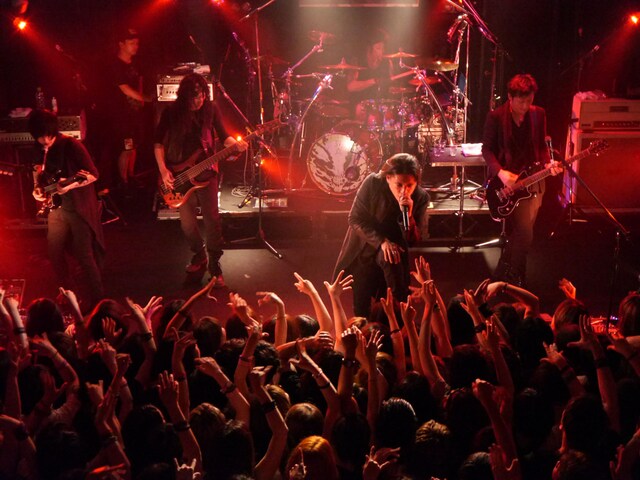 lynch.「TOUR'14『TO THE GALLOWS』」東京・鹿鳴館公演の様子。