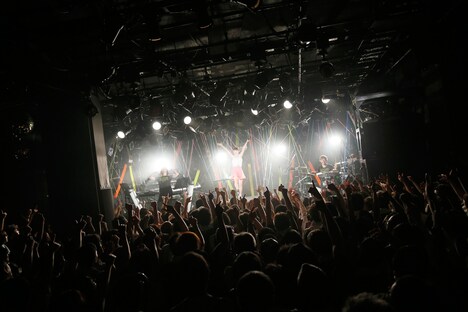 「SUMMER TRIAL LIVE『20262701』」渋谷CLUB QUATTRO公演の様子。