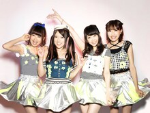 エレクトリックリボン。左端がNAOMi。