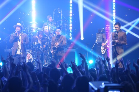 東京スカパラダイスオーケストラとMONGOL800。 (c)日本テレビ