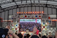 LiSA「めざましライブ」の様子。