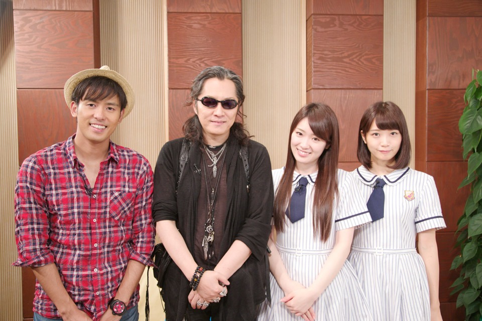左からK、石井竜也、高山一実、深川麻衣。