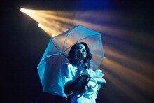 アヴちゃん（Vo）（撮影：中野修也）