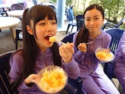 左から寺田蘭世、佐々木琴子。 (c)乃木坂46LLC