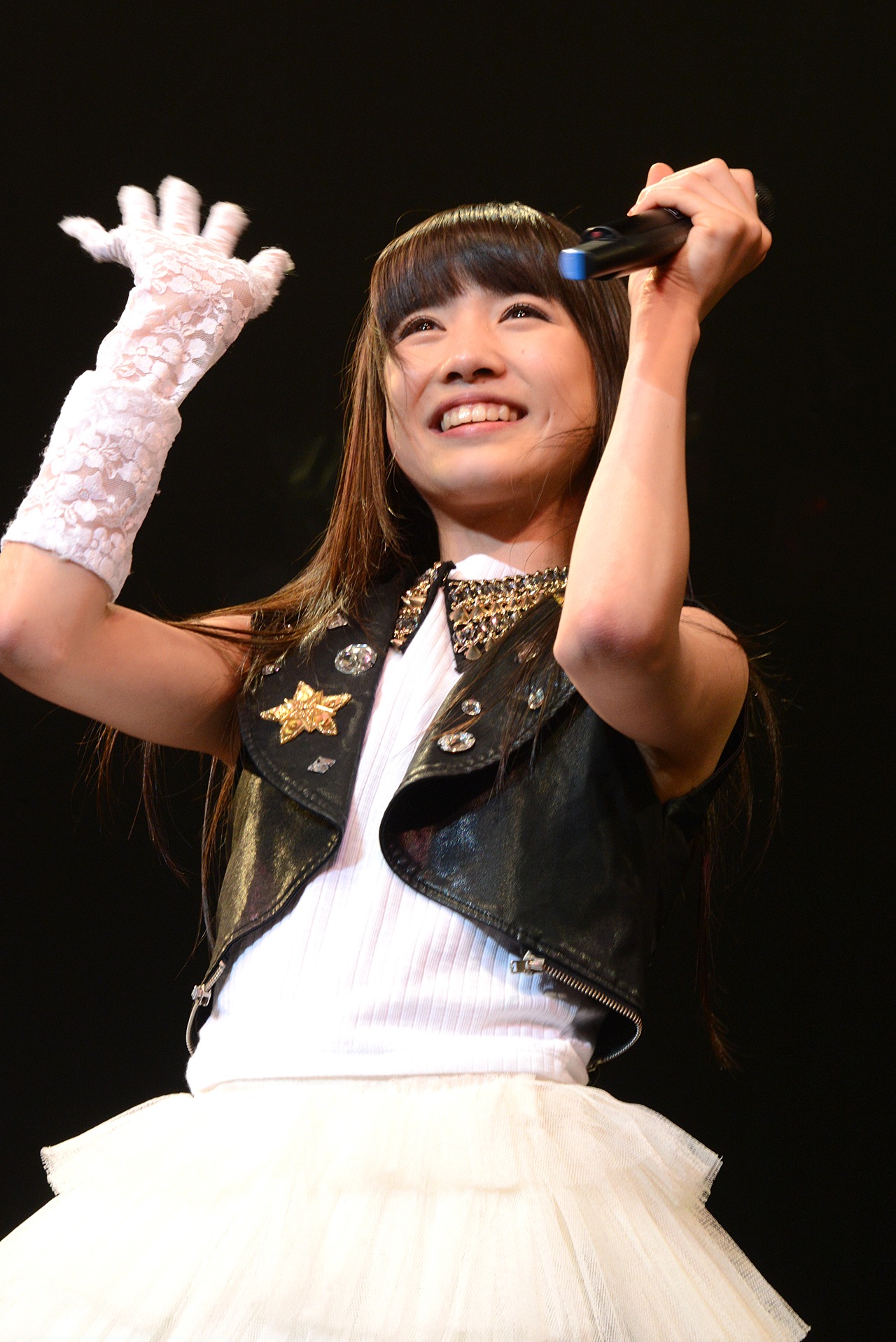 新井ひとみ