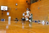 華麗にジャンプする小池。