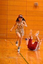 全力疾走する小池。