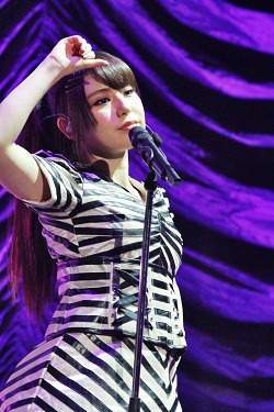 写真集「9nine WONDER LIVE in SUNPLAZA」より。
