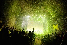 androp「one-man live 2014 at国立代々木競技場・第一体育館」のワンシーン。