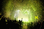 androp「one-man live 2014 at国立代々木競技場・第一体育館」のワンシーン。