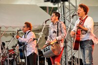 ポカスカジャン（Photo by Taem LIGHTSOME 三浦憲治）