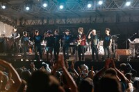 高橋幸宏 & METAFIVEとスペシャルゲストの細野晴臣、土屋昌巳。（Photo by Taem LIGHTSOME 三浦憲治）