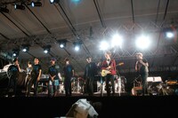 高橋幸宏 & METAFIVEとスペシャルゲストの細野晴臣、土屋昌巳。（Photo by Taem LIGHTSOME 三浦憲治）