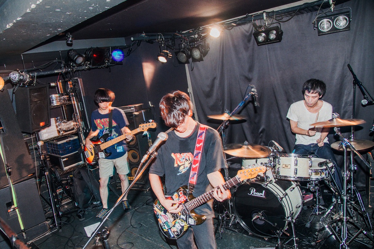 THIS IS JAPANのライブの様子。（撮影：宇佐巴史）