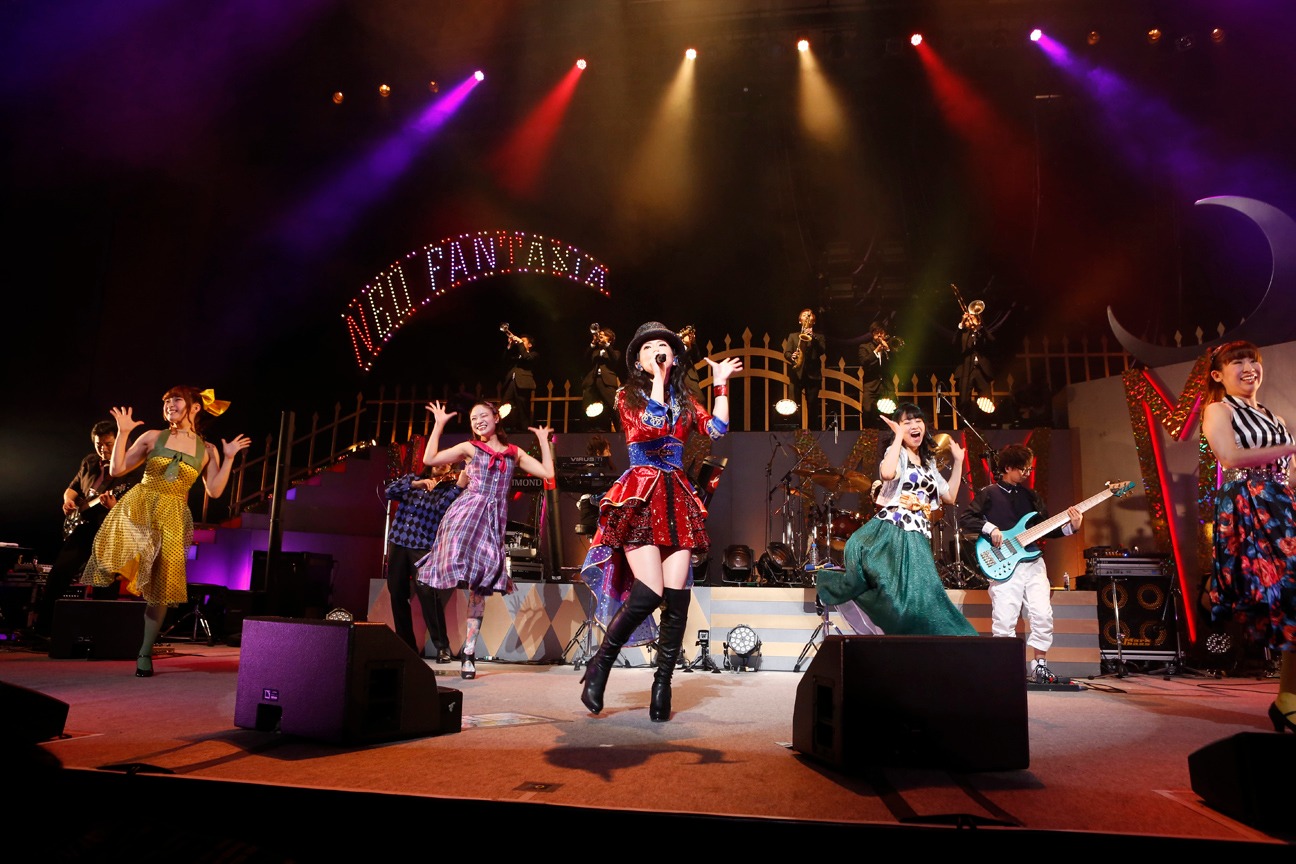ライブ「アニメロミックス Presents Minori Chihara Live Tour 2014 ～NEO FANTASIA～ Supported by JOYSOUND」の模様。