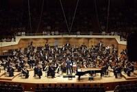 「久石譲＆新日本フィル・ワールド・ドリーム・オーケストラ」によるコンサートの様子。