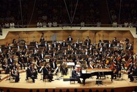 「久石譲＆新日本フィル・ワールド・ドリーム・オーケストラ」によるコンサートの様子。